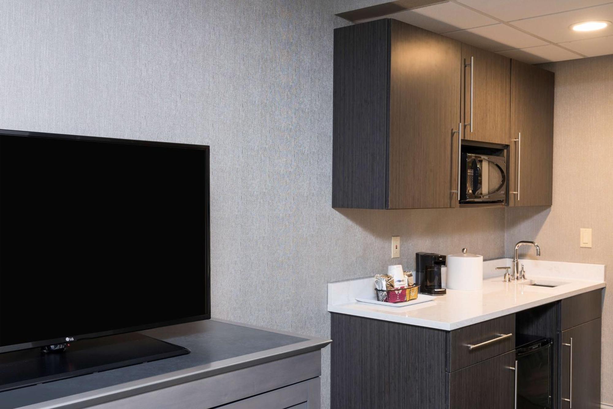 Hampton Inn Мидленд Экстерьер фото